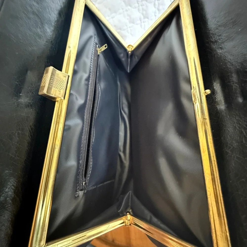 Vintage Black‎ Leather Handbag Triple Compartment Gold Kiss Lock Frame Satchel